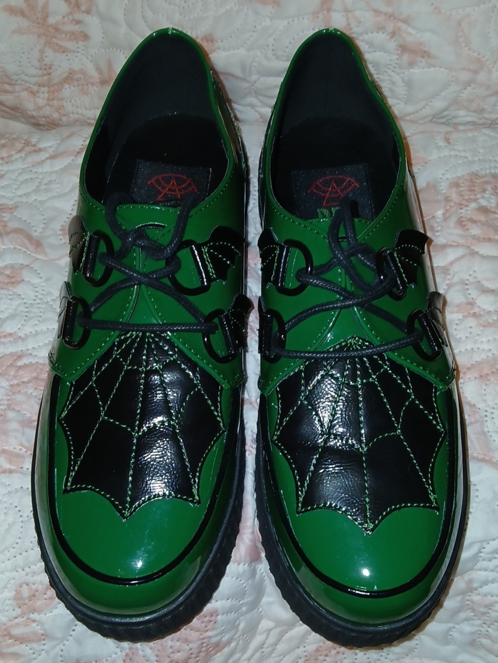 Green and Black Women's Dress Shoes with Spider Web Stitching